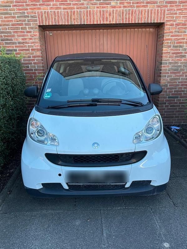 Weiß Gebraucht 2010 Smart ForTwo Coupé Kleinwagen | 2.490 € (Superpreis) - Bild 1/4