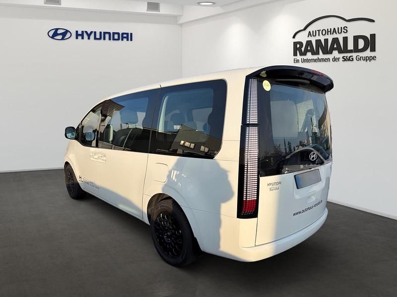 Gebraucht Hyundai Staria Trend 224 PS (164 kW) 2024 Weiss Van / Kleinbus