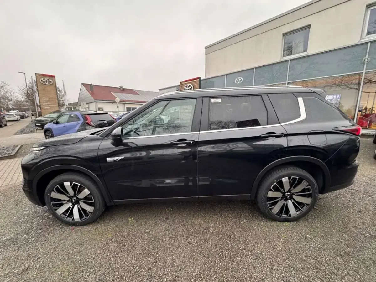 Neu Mitsubishi Outlander P-HEV Edition 306 PS (225 kW) 2026 Kristallschwarz (m) SUV