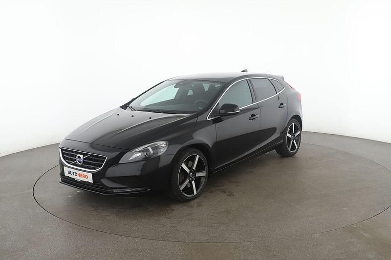 Schwarz Gebraucht 2015 Volvo V40 Momentum Kombi | 14.870 € (Teuer) - Bild 1/3