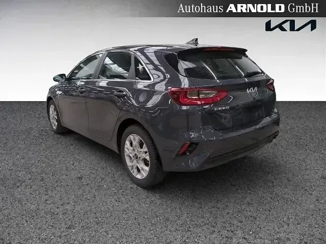 Usado Kia Ceed Vision 140 CV (102 kW) 2025 Gris Utilitario