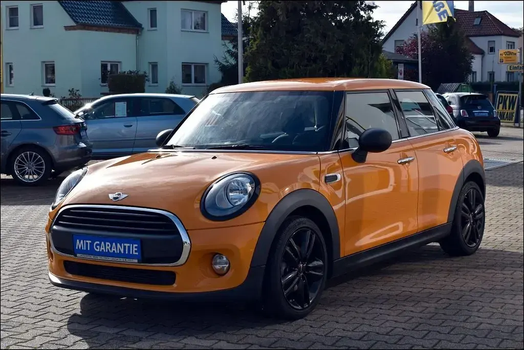 Used Mini ONE 75 HP (55 kW) 2016 Orange Hatchback