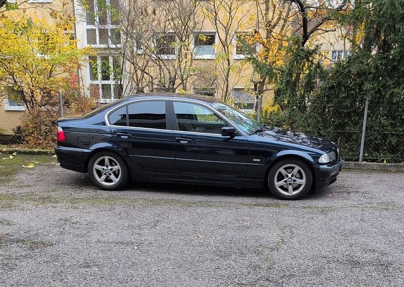 Blau Gebraucht 2000 BMW 320 Limousine | 3.000 € (Guter Preis) - Bild 1/4
