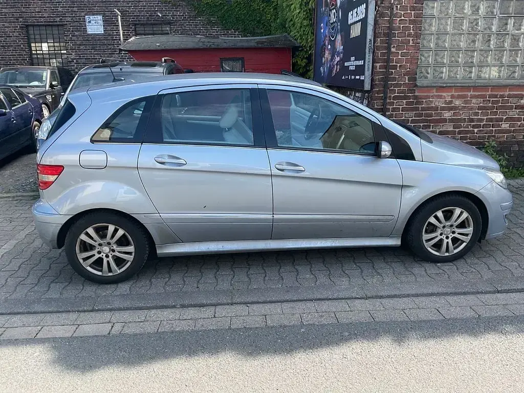 Gebraucht Mercedes B180 109 PS (80 kW) 2007 Grau Van / Kleinbus