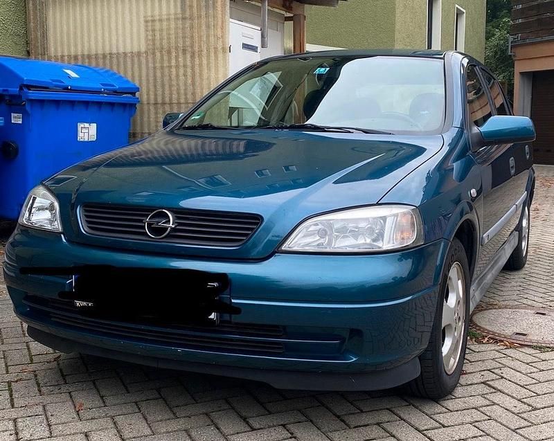 Grün Gebraucht 2001 Opel Astra Limousine | 1.500 € (Fairer Preis) - Bild 1/4