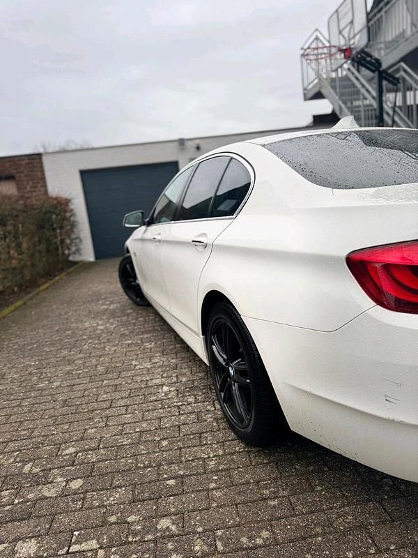 Gebraucht BMW 525 204 PS (150 kW) 2010 Weiß Limousine