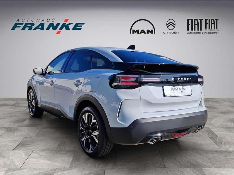 Neu Citroën C4 136 PS (100 kW) 2025 Okenitweiß metallic Limousine