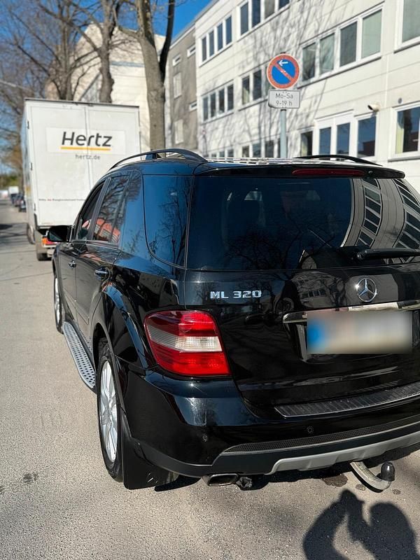 Gebraucht Mercedes 320 224 PS (164 kW) 2006 Schwarz SUV
