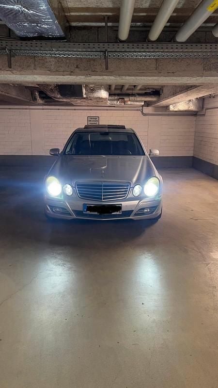 Silber Gebraucht 2007 Mercedes E63 AMG AMG Limousine | 5.890 € - Bild 1/4