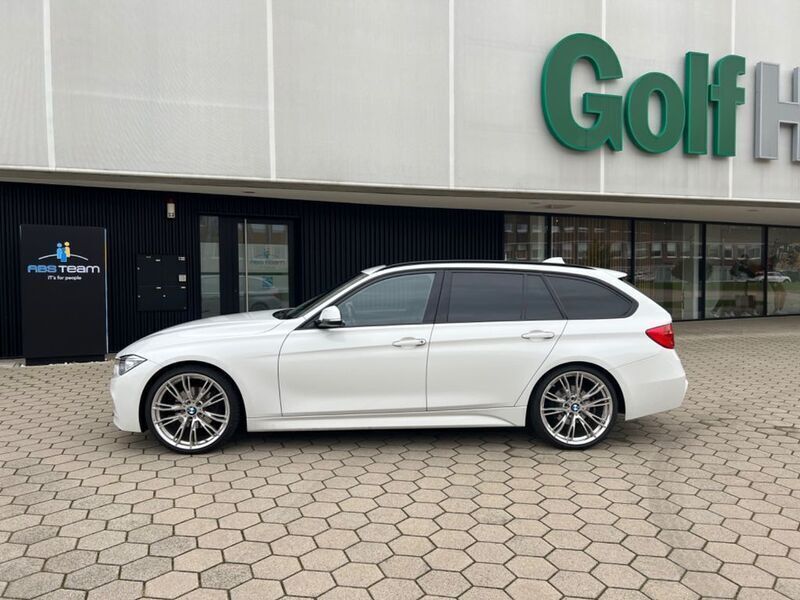 Weiß Gebraucht 2013 BMW 320 M Sport Kombi | 18.499 € - Bild 1/4