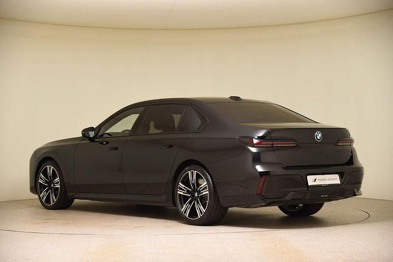 Gebraucht BMW 740 M Sport 286 PS (210 kW) 2025 Schwarz Limousine