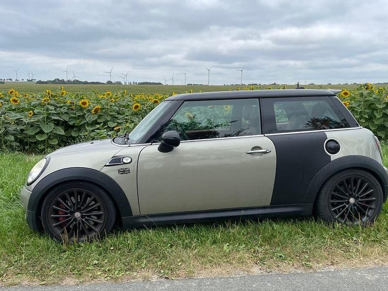 Silber Gebraucht 2006 Mini John Cooper Works Kleinwagen | 5.900 € (Superpreis) - Bild 1/4