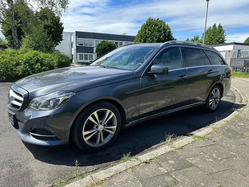 Gebraucht Mercedes E250 211 PS (155 kW) 2014 Grau Limousine