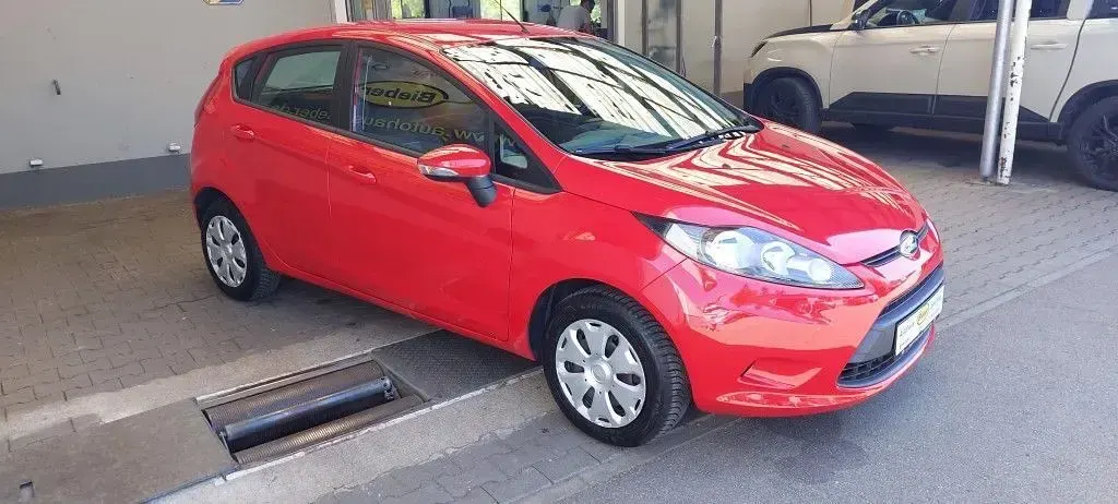 Gebraucht Ford Fiesta Trend 60 PS (44 kW) 2010 Rot Limousine