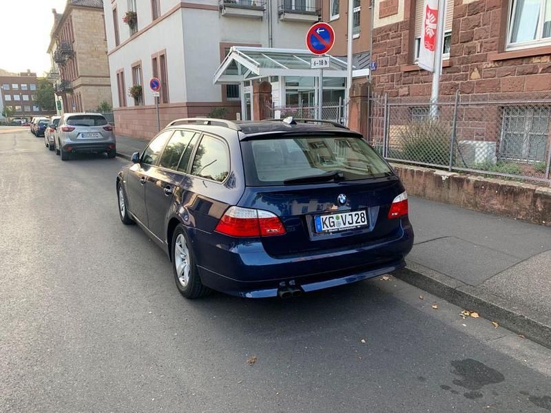 Gebraucht BMW 523 190 PS (139 kW) 2009 Blau Kombi