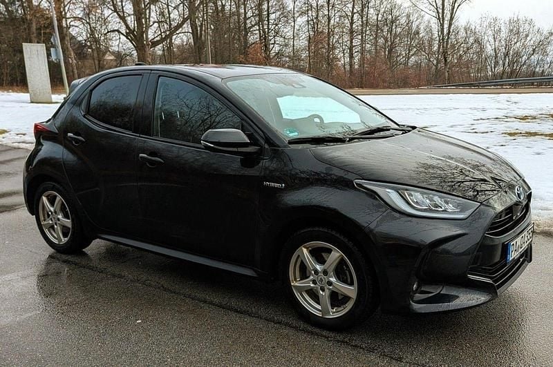 Gebraucht Toyota Yaris Hybrid Team 92 PS (67 kW) 2021 Schwarz Kleinwagen