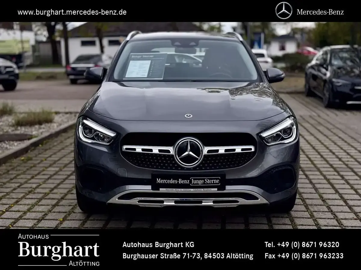 Gebraucht Mercedes GLA200 Progressive 163 PS (119 kW) 2023 Lack mountaingrau SUV