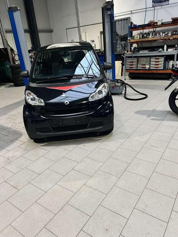 Schwarz Gebraucht 2011 Smart ForTwo Coupé Kleinwagen | 4.000 € (Fairer Preis) - Bild 1/4