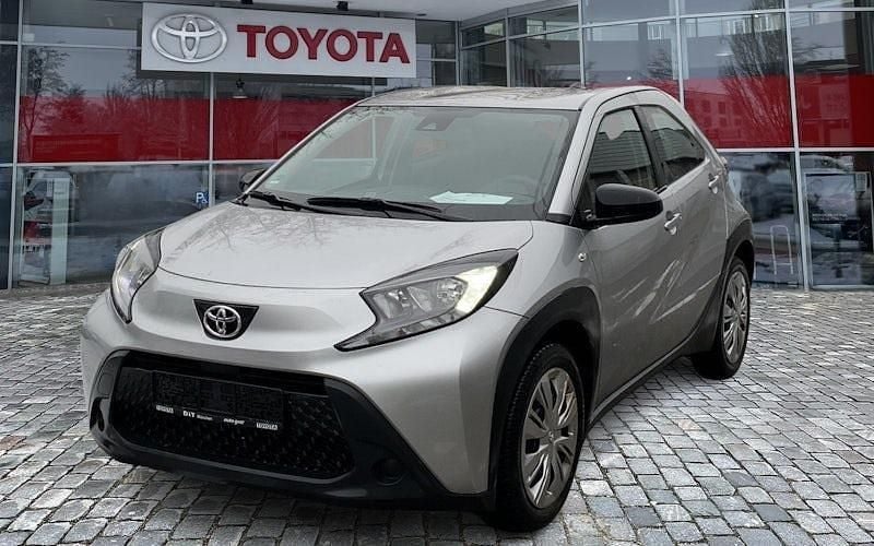 Gebraucht Toyota Aygo X Play 72 PS (52 kW) 2023 Silber SUV