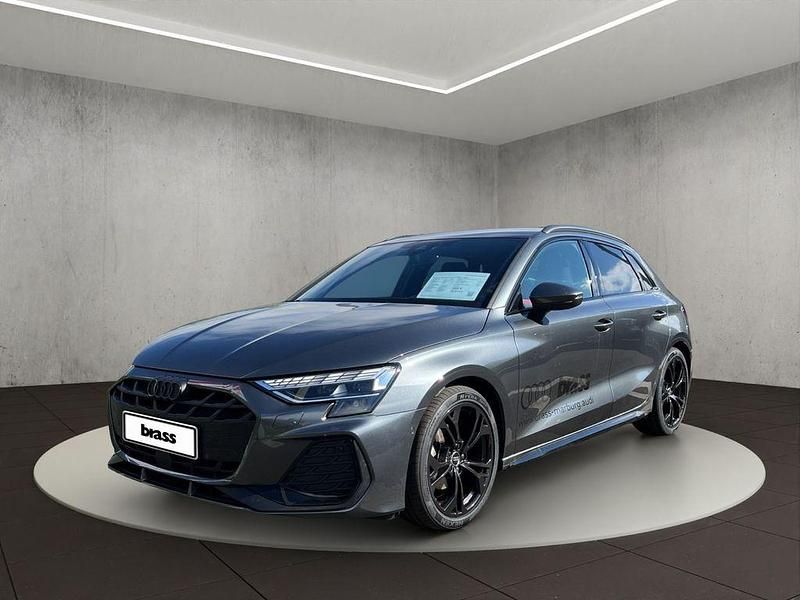 Daytonagrau perleffekt Gebraucht 2024 Audi A3 Sportback S-Line Limousine | 36.800 € (Fairer Preis) - Bild 1/4