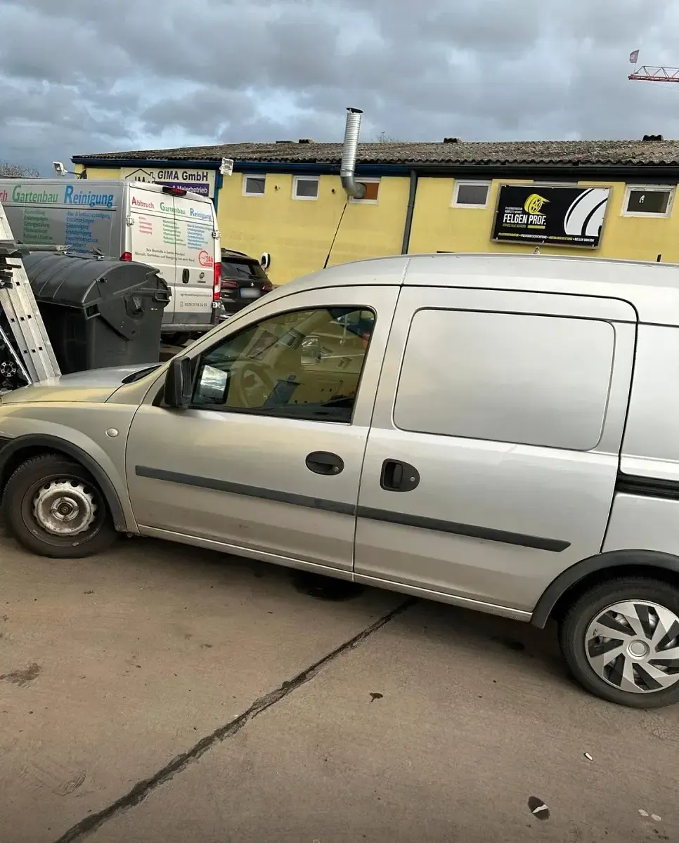 Gebraucht Opel Combo 60 PS (44 kW) 2008 Silber Van / Kleinbus