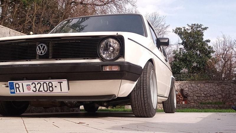 Gebraucht VW Golf I 129 PS (94 kW) 1982 Weiß Kleinwagen