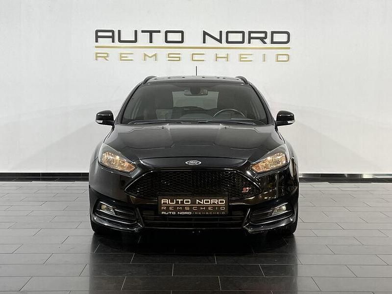 Second-hand Ford Focus ST 250 CP (183 kW) 2017 Negru Break