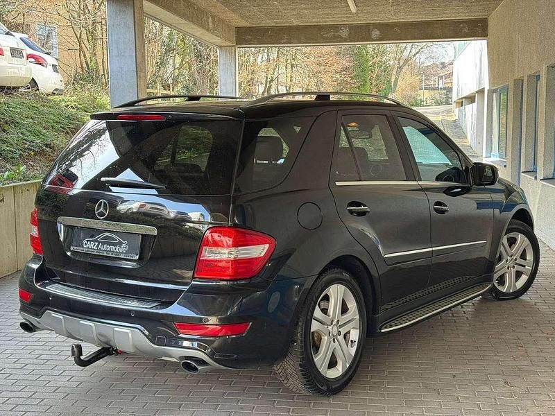 Gebraucht Mercedes ML420 306 PS (225 kW) 2008 Obsidianschwarz  metalliclack SUV