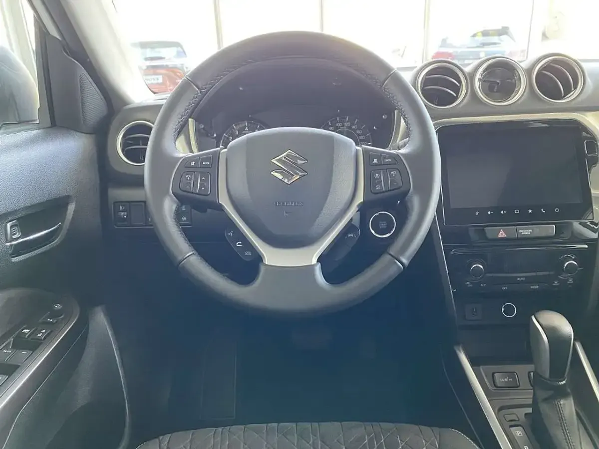 Neu Suzuki Vitara Comfort+ 116 PS (85 kW) 2026 Weiß SUV