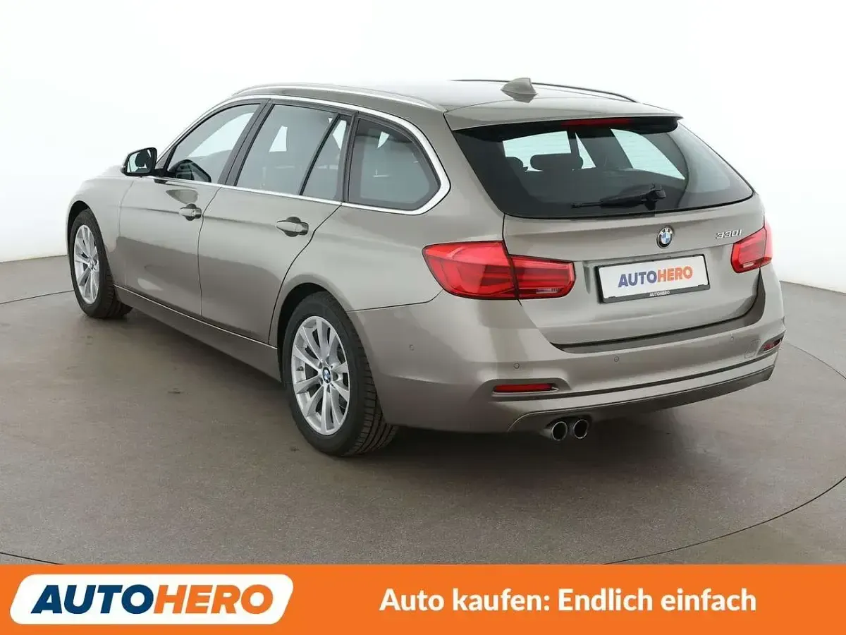 Gebraucht BMW 330 Advantage 252 PS (185 kW) 2017 Gray Kombi
