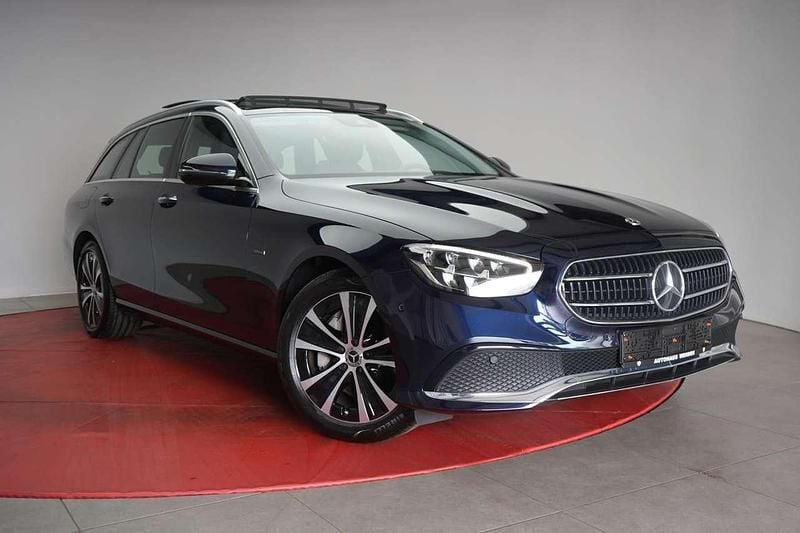 Cavansitblau Gebraucht 2021 Mercedes E300 Avantgarde Kombi | 30.490 € (Guter Preis) - Bild 1/4
