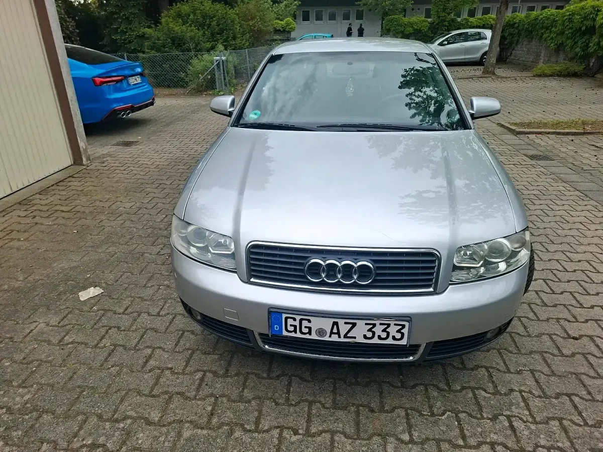 Gebraucht Audi A4 115 PS (84 kW) 2003 Silber Limousine