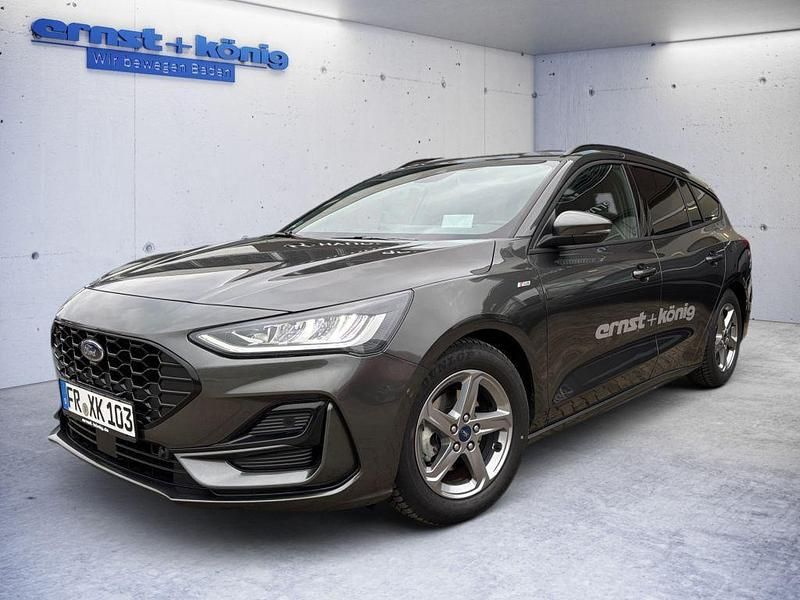 Grau Gebraucht 2024 Ford Focus ST-Line Kombi | 26.970 € (Fairer Preis) - Bild 1/4