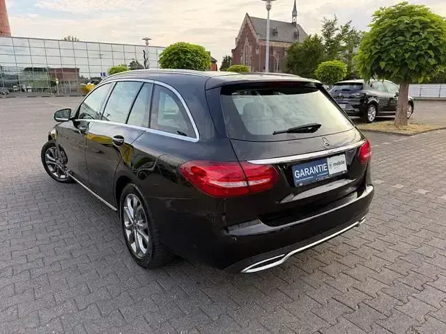 Gebraucht Mercedes C180 Avantgarde 156 PS (114 kW) 2017 Schwarz Kombi