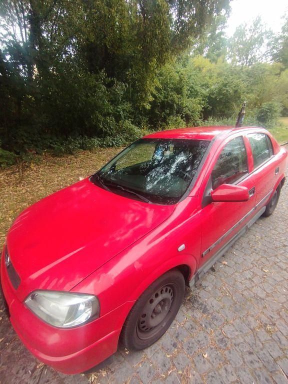 Rot Gebraucht 1999 Opel Astra Comfort Limousine | 800 € (Superpreis) - Bild 1/4