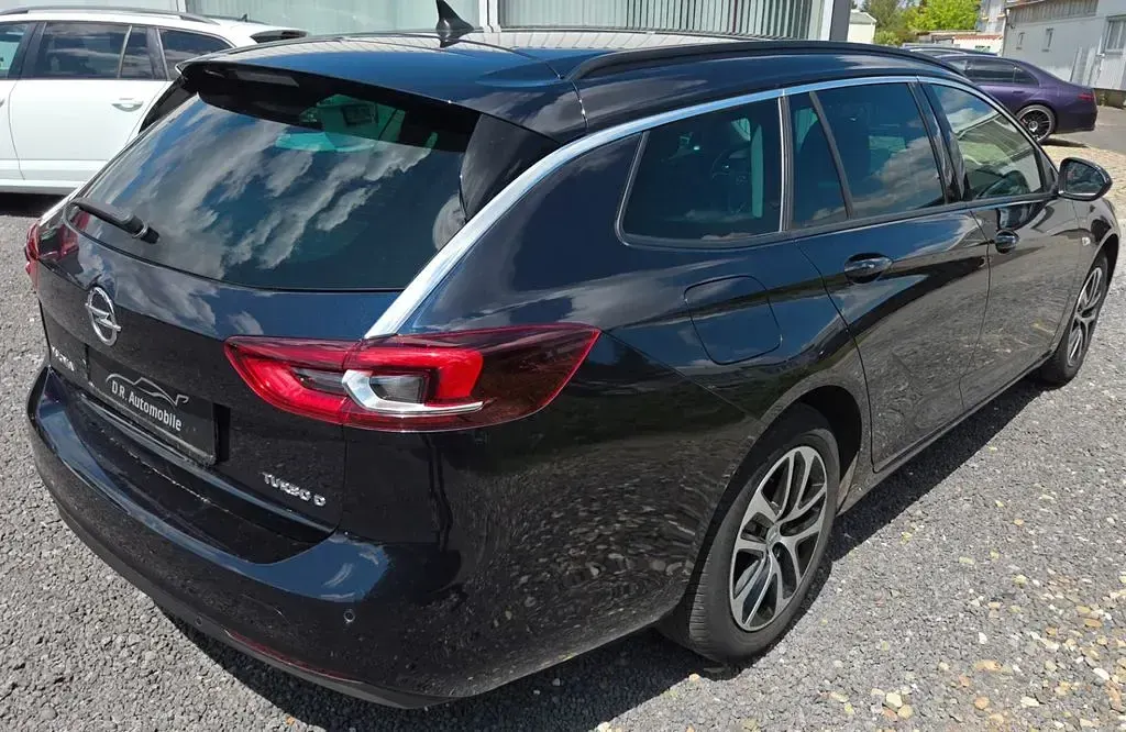 Gebraucht Opel Insignia 136 PS (100 kW) 2018 Tiefseeblau/darkmoon blue Kombi
