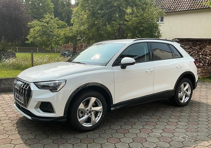Weiß Gebraucht 2025 Audi Q3 Advanced SUV | 42.500 € (Fairer Preis) - Bild 1/4