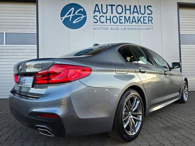 Gebraucht BMW 530e M Sport 252 PS (185 kW) 2020 Blau Limousine