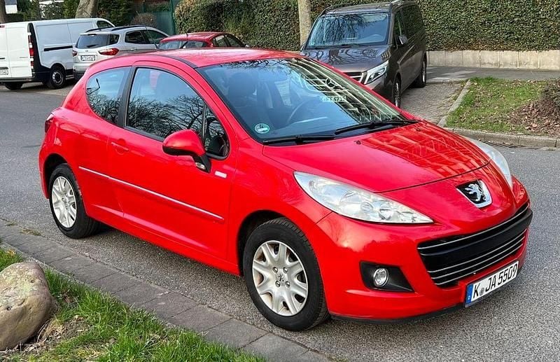Gebraucht Peugeot 207 73 PS (53 kW) 2010 Rot Kleinwagen