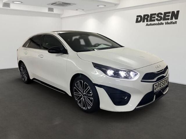 Gebraucht Kia ProCeed GT-Line 140 PS (102 kW) 2024 1k) black pearl m (schwarz Kleinwagen