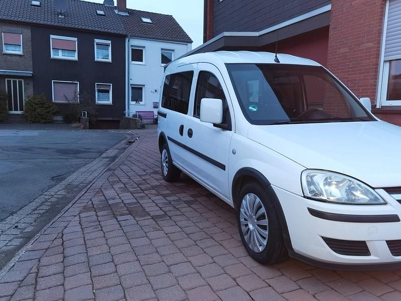 Gebraucht Opel Combo 104 PS (76 kW) 2007 Weiß Van / Kleinbus