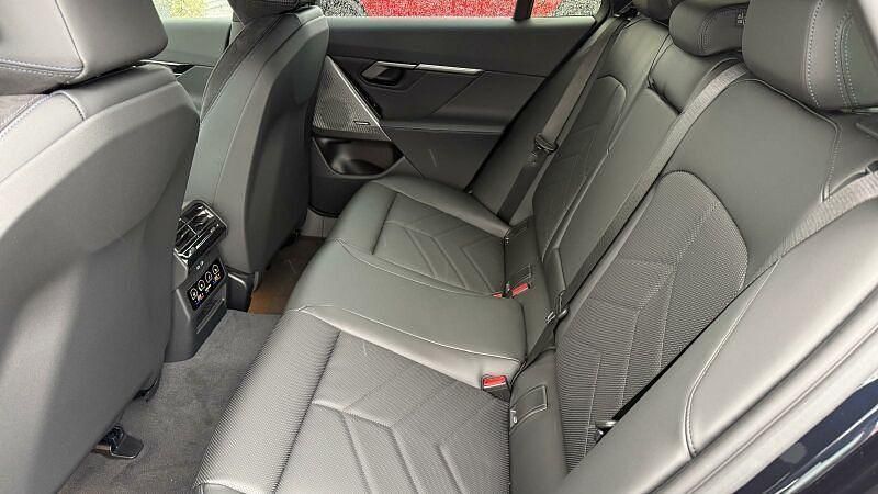 Neu BMW 520 Performance 197 PS (144 kW) 2026 Schwarz Limousine