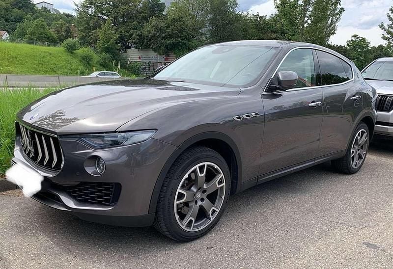 Grau Gebraucht 2017 Maserati Levante SUV | 35.950 € - Bild 1/4