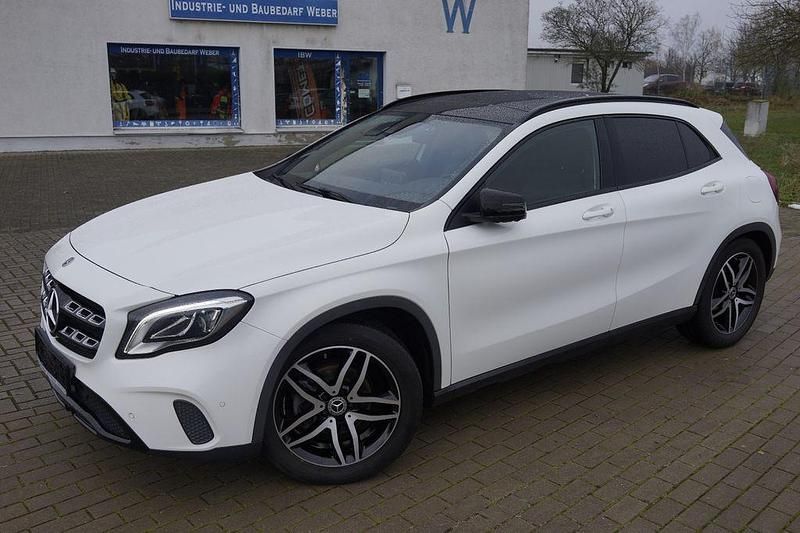 Gebraucht Mercedes GLA180 122 PS (89 kW) 2018 Weiß SUV