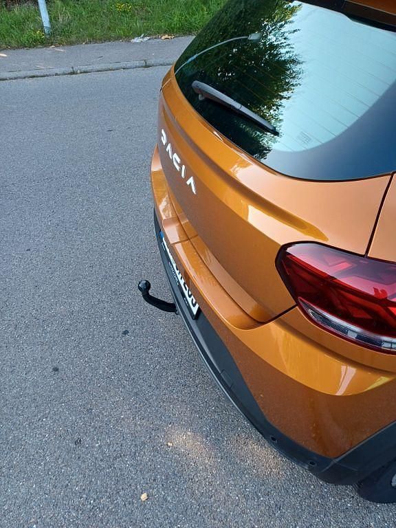 Gebraucht Dacia Sandero Expression 101 PS (74 kW) 2023 Orange Limousine