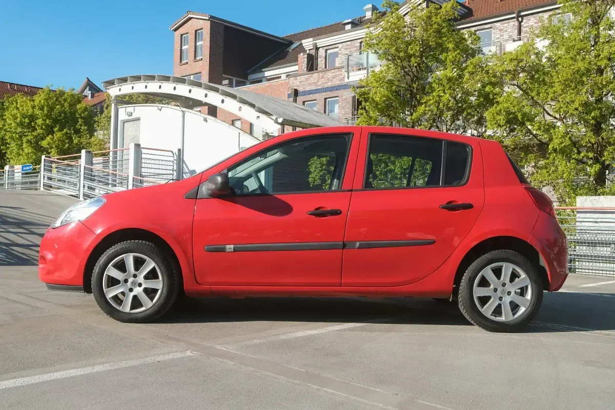 Gebraucht Renault Clio IV 75 PS (55 kW) 2012 Rot Kleinwagen