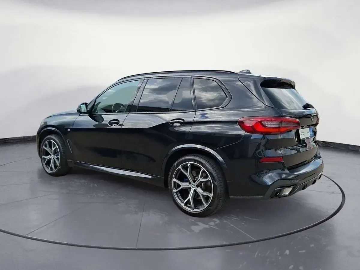 Gebraucht BMW X5 M Sport 352 PS (258 kW) 2023 Black sapphire metallic SUV