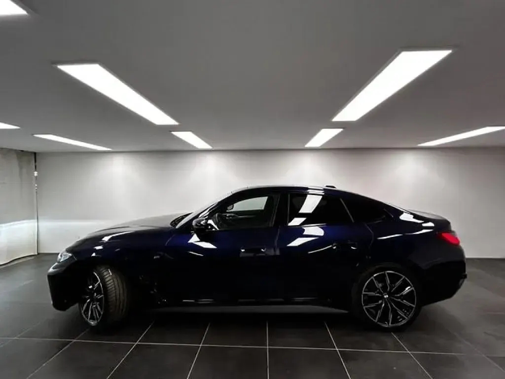 Gebraucht BMW 430 Sport Line 245 PS (180 kW) 2023 Bmw individual tansanitblau (metallic) Coupé