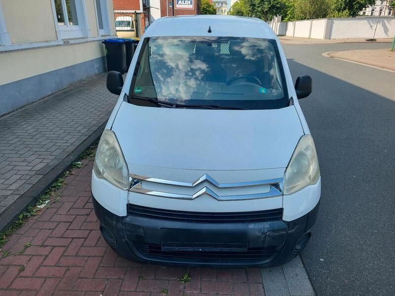 Weiß Gebraucht 2011 Citroën Berlingo Van / Kleinbus | 2.999 € (Superpreis) - Bild 1/4