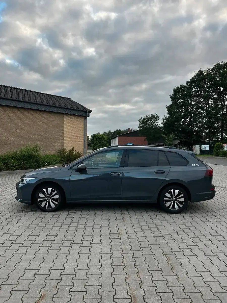Gebraucht VW Golf VIII Goal 150 PS (110 kW) 2024 Grau Kombi